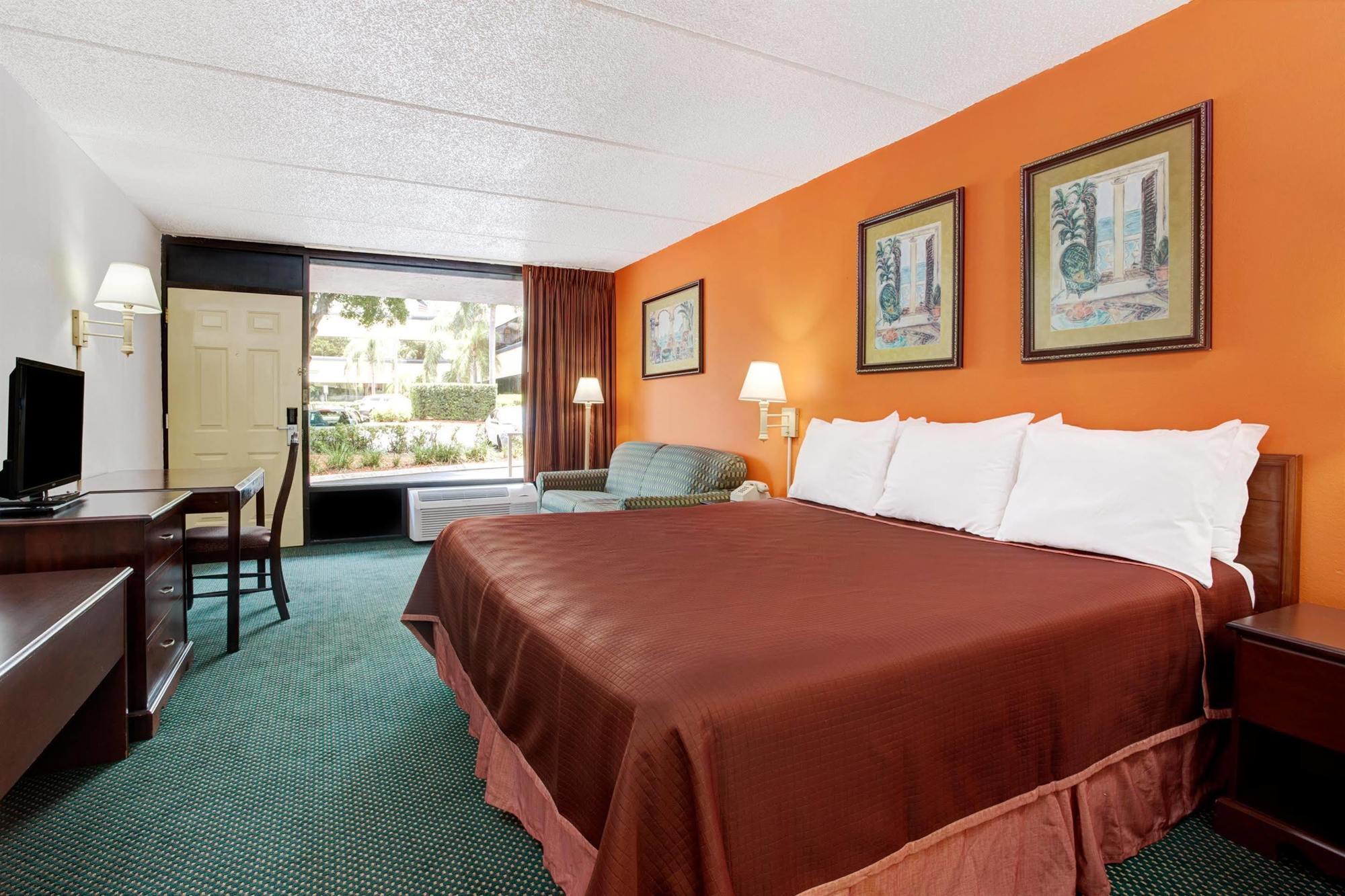 Howard Johnson By Wyndham Clearwater - Dunedin Екстер'єр фото