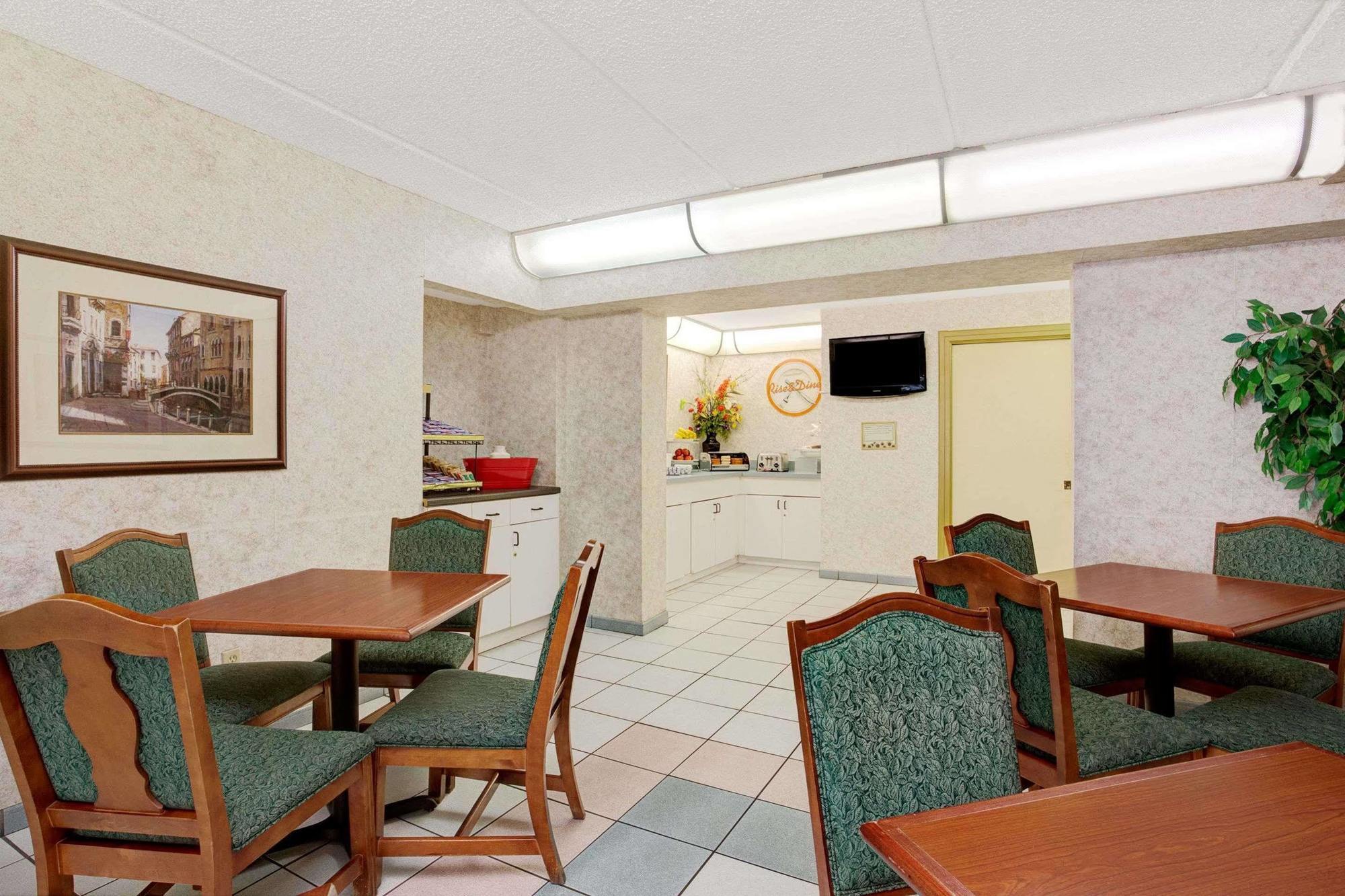 Howard Johnson By Wyndham Clearwater - Dunedin Екстер'єр фото